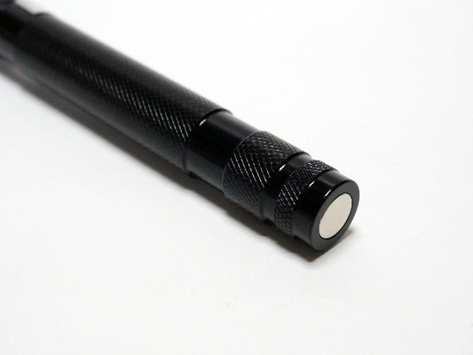 แล็ปท็อปแบบพกพาการตรวจสอบเรืองแสงไฟฉาย LED Flashlight ด้วยแบตเตอรี่ขนาด 4 * LR44