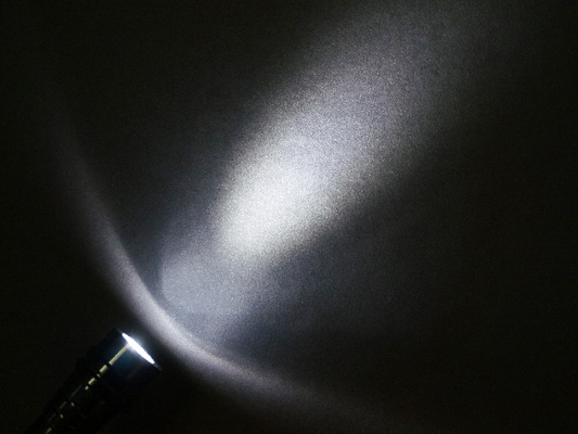 ประเภทส่วนต่อ Oem ไฟฉาย LED แบบใช้แม่เหล็กระยะฉนวน 22 เมตรสำหรับการทำงาน