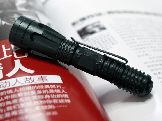 บ้าน IPX7 Waterree Cree Led ยุทธวิธีไฟฉาย Push Button Switch