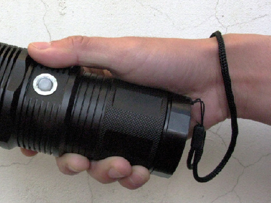 ไฟดูดแบบชาร์จไฟได้ LED ไฟฉายระบบรักษาความปลอดภัย 3000lm Waterproof 30W Power