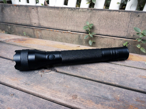 อลูมิเนียมอัลลอย Cree ไฟ LED รักษาความปลอดภัย LED 1500 Lumen สีดำ
