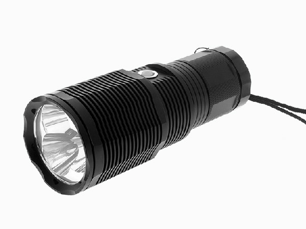 ความสว่างสูงมาก XHP50x3 LED 6000 ลูเมนส์ 4x18650 ความทนทานต่อน้ำ 8800mAh IP67 ไฟฉาย LED แบบชาร์จไฟได้